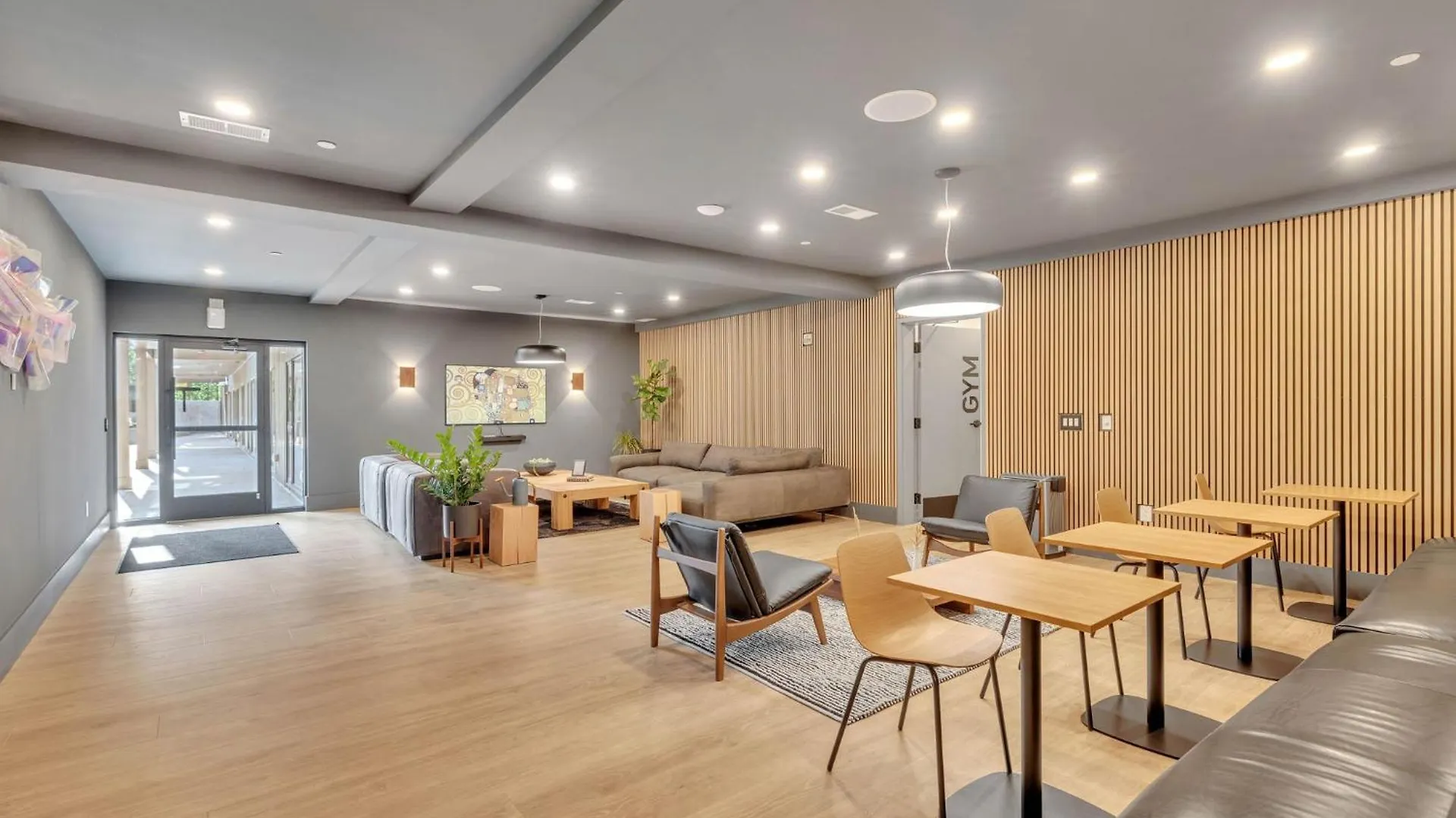 Skyline Nights In Downtown Nashville Walk To Broadway With Pool And Gym Apartment
