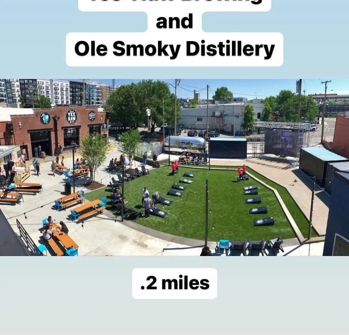 Skyline Nights In Downtown Nashville Walk To Broadway With Pool And Gym Apartment